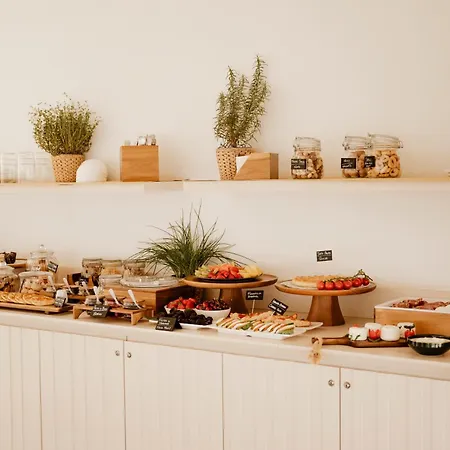 Πανσιόν Bayit Charming Place 4*