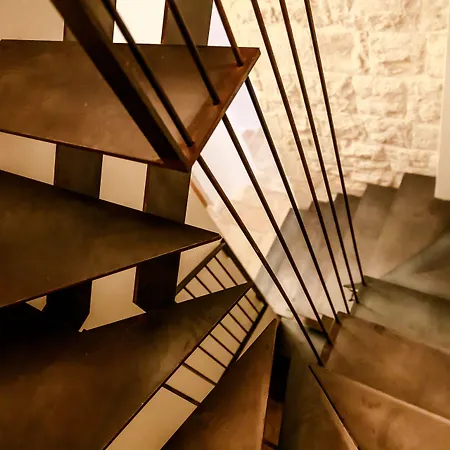 Πανσιόν Bayit Charming Place 4*