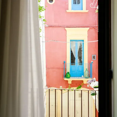Bayit Charming Place 게스트하우스 4*