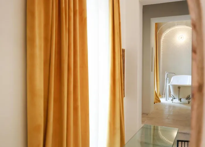 Bayit Charming Place בית הארחה 4*