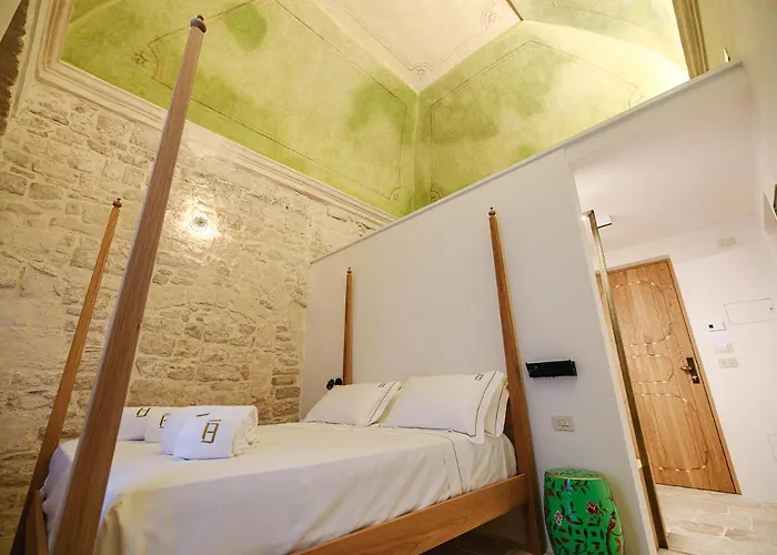 Bayit Charming Place בית הארחה 4*